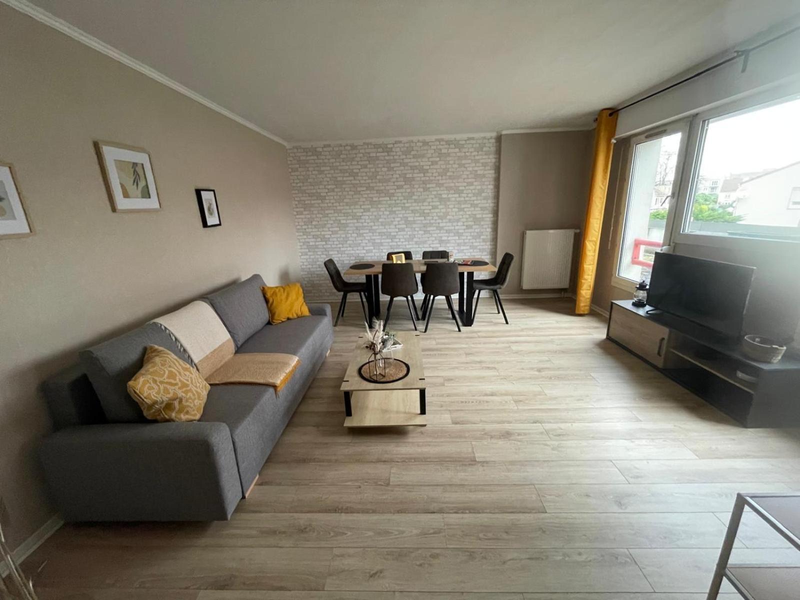 Evry Moon Apartment 70M2 Spacious And Bright Courcouronnes Экстерьер фото